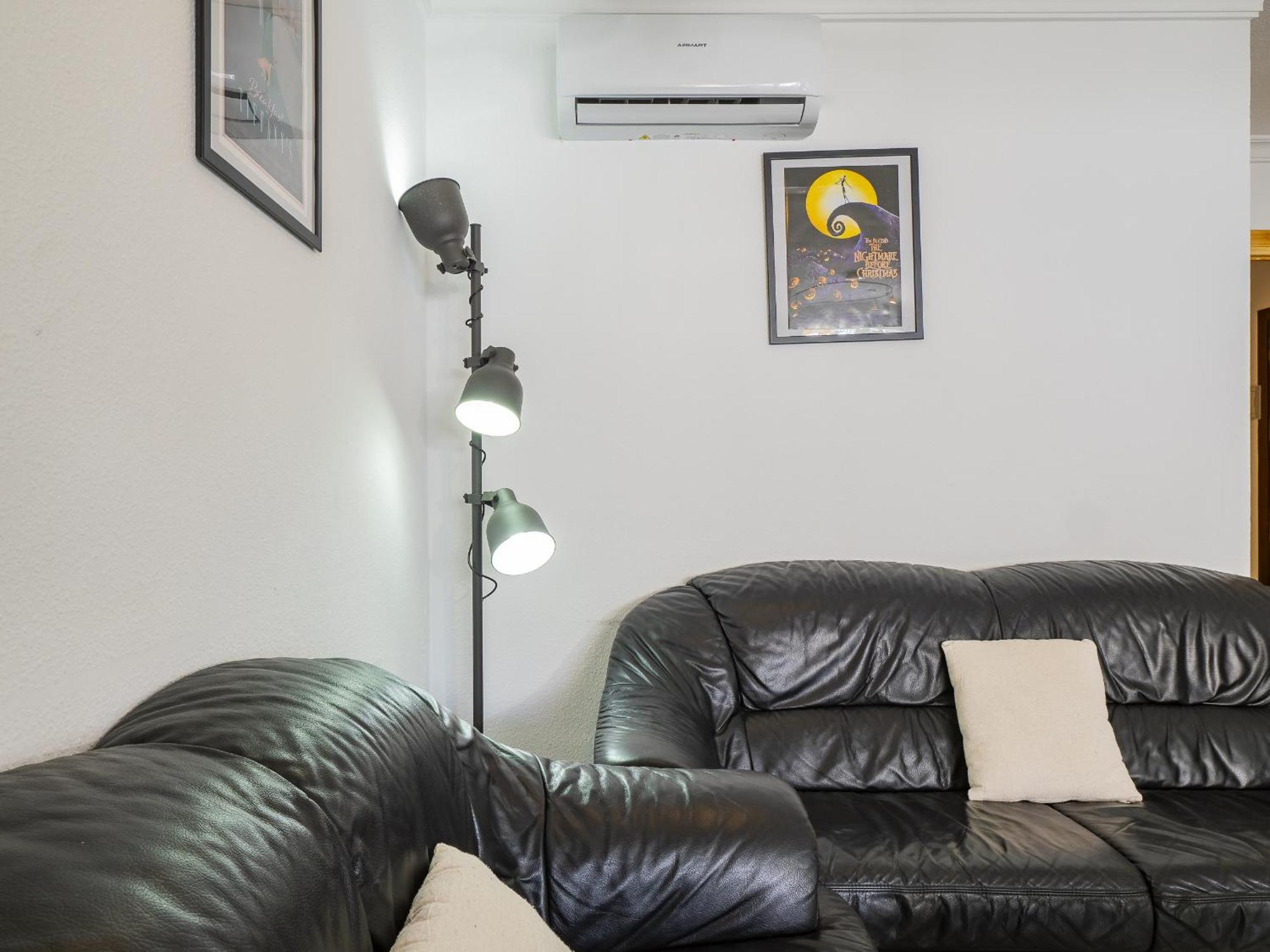 Cubo's De Lacroix & Pool Apartment Fuengirola