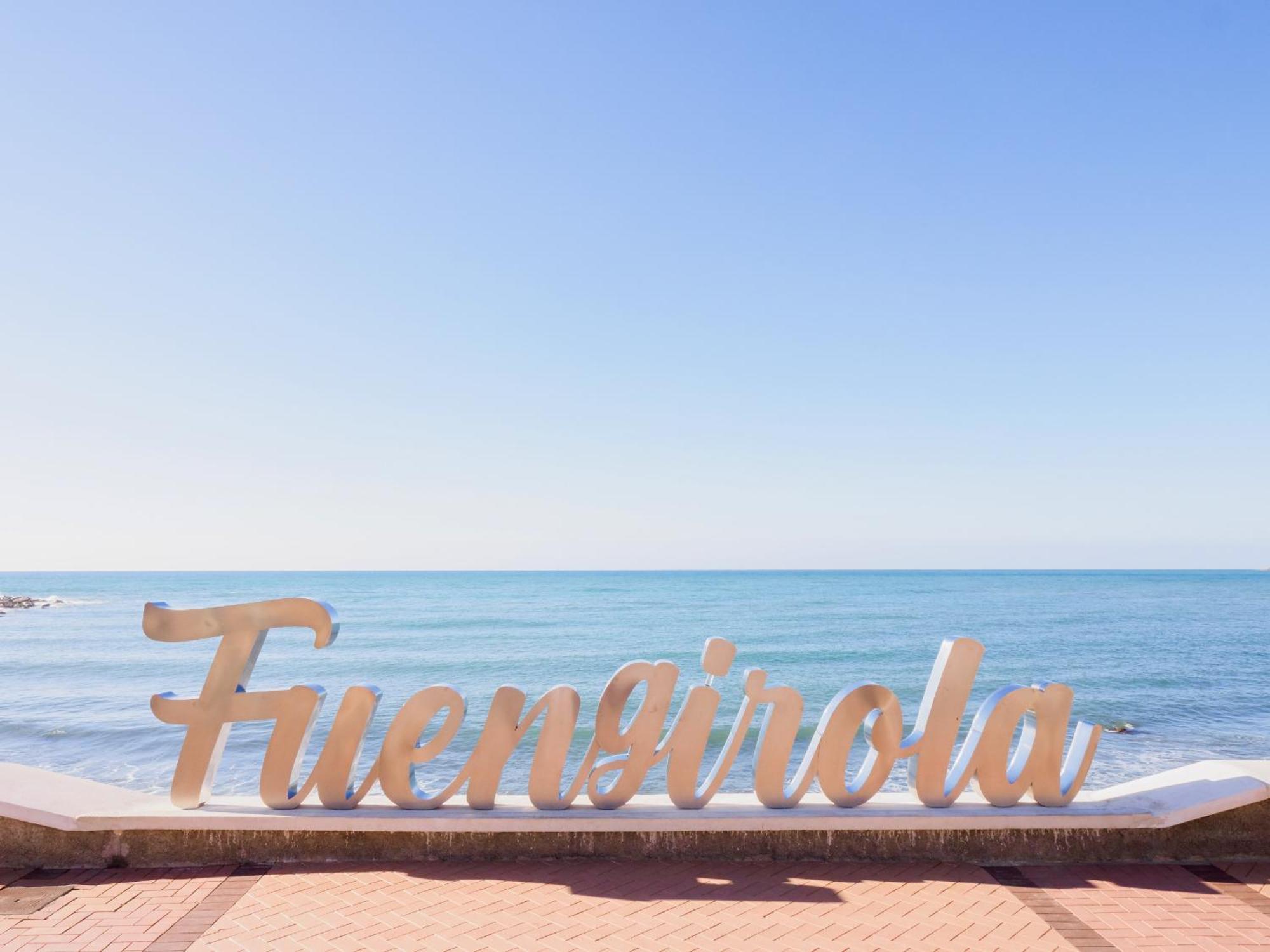 Cubo's De Lacroix & Pool Apartment Fuengirola