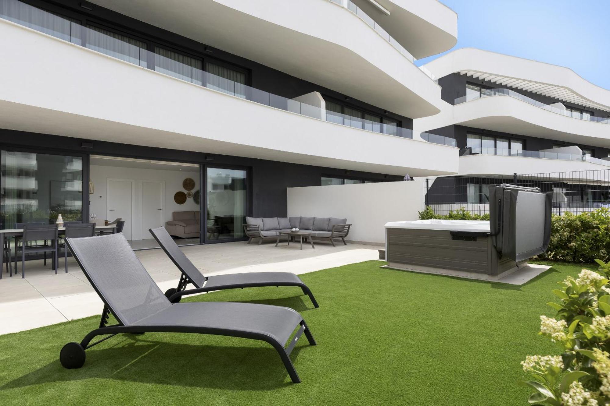 Apartment Premium Garden With Jacuzzi In Higueron