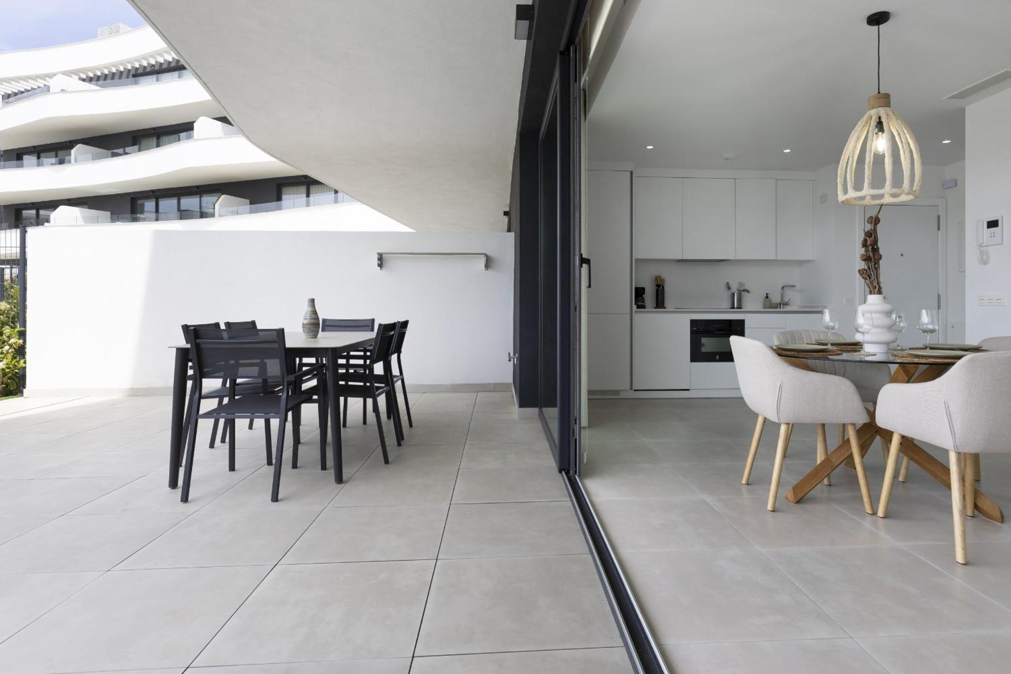 Premium Garden With Jacuzzi In Higueron Apartment