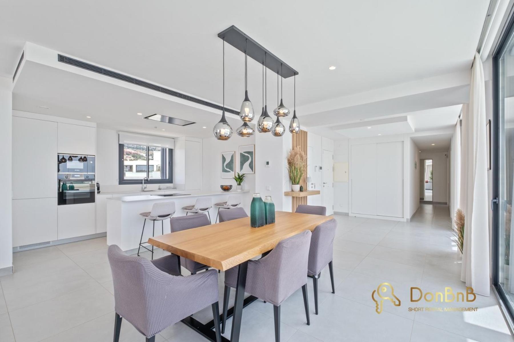 Penthouse With A Private Pool And Sea View In Fuengirola