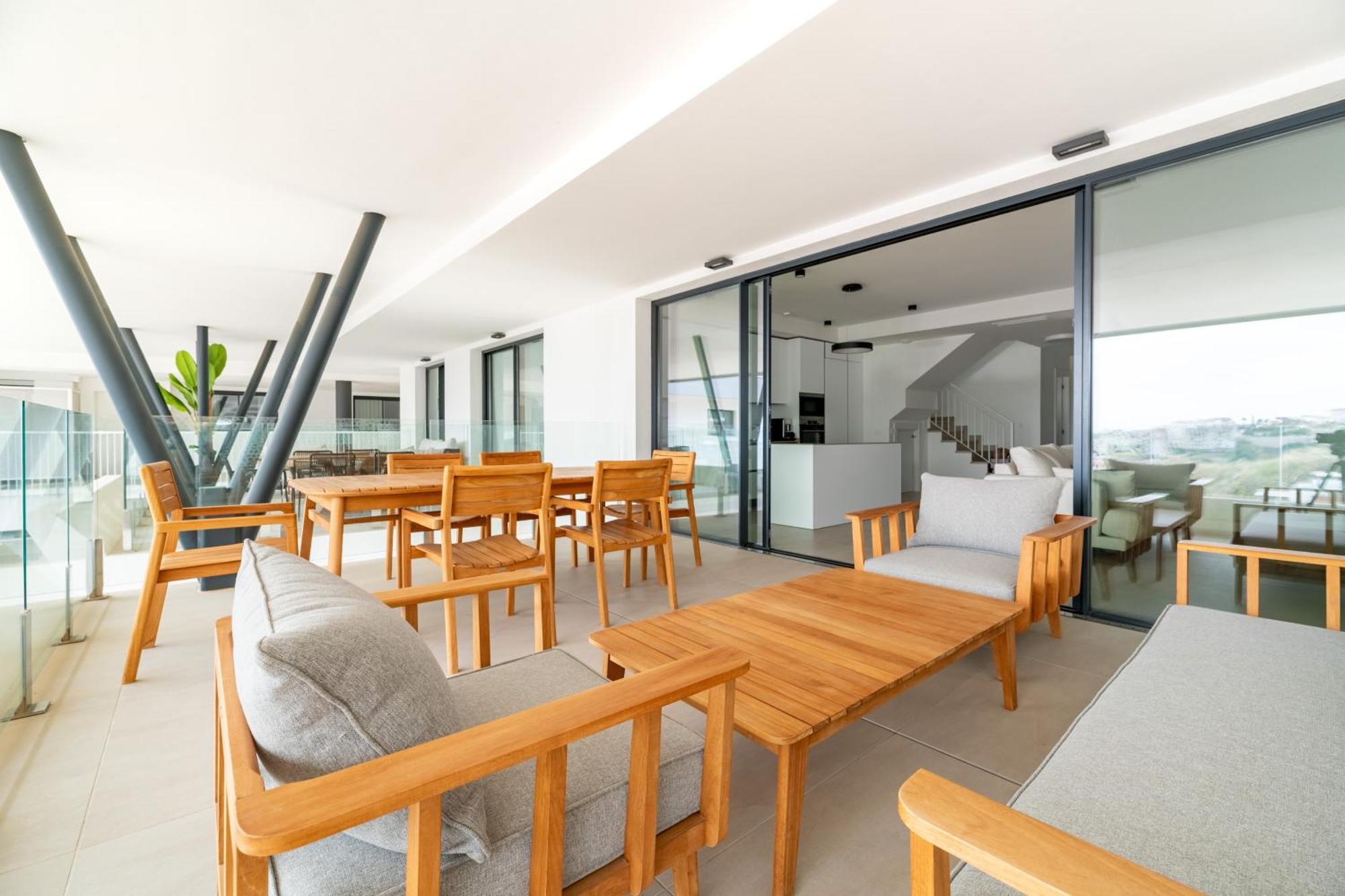 Horizon 3 Bedrooms Penthouse Sea View Apartment