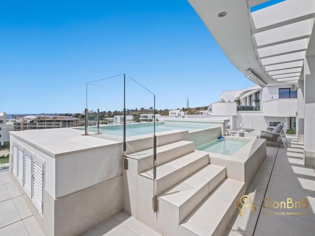 Penthouse With A Private Pool And Sea View In