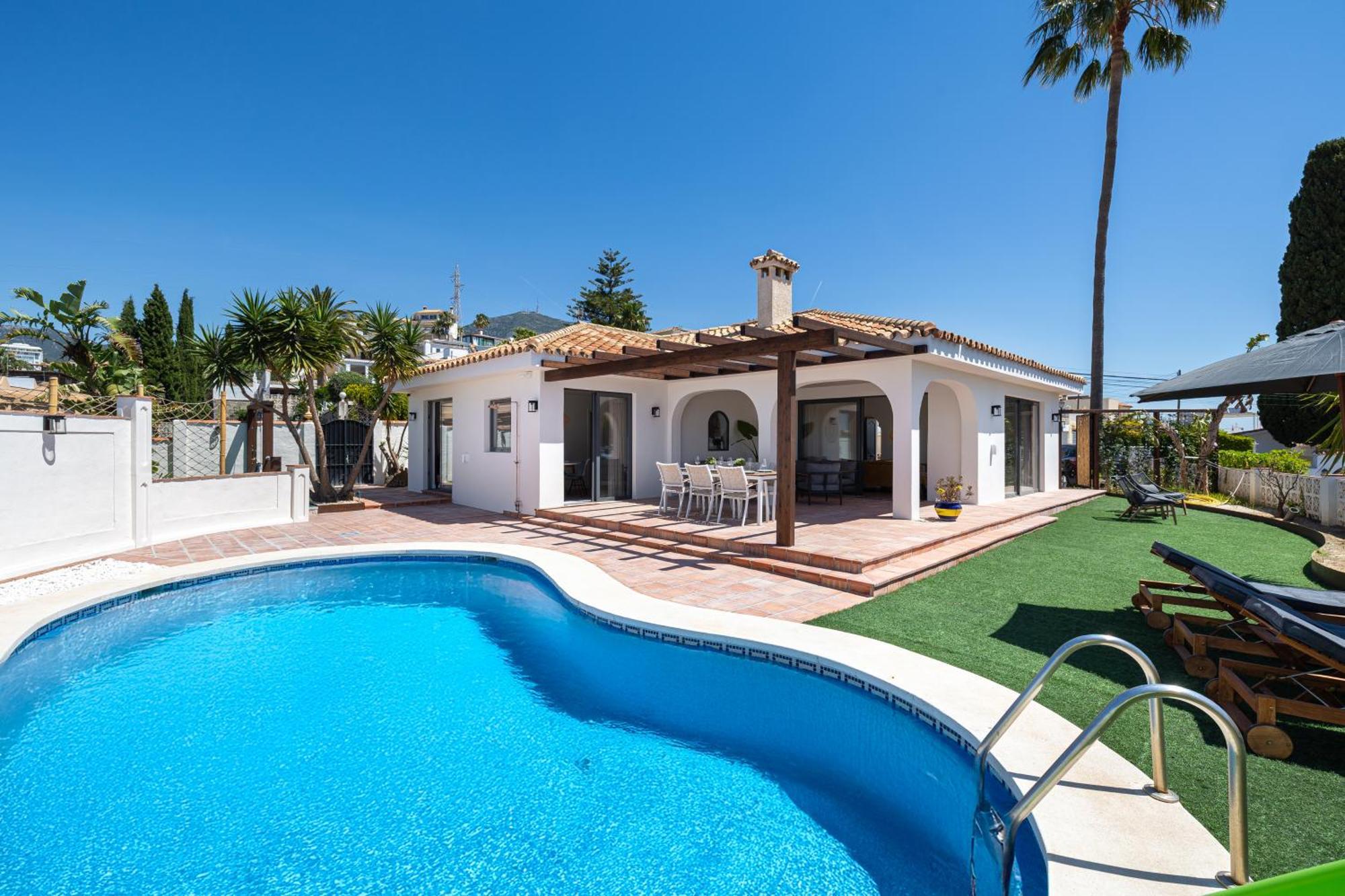 Villa - Mediterranean With Private Pool -