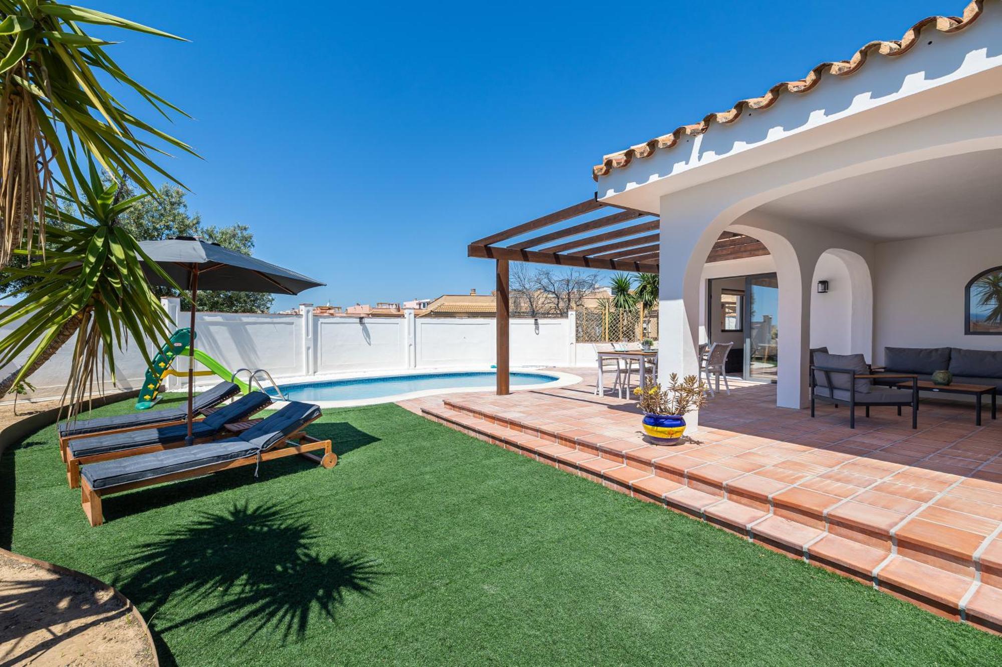- Mediterranean With Private Pool - Villa *