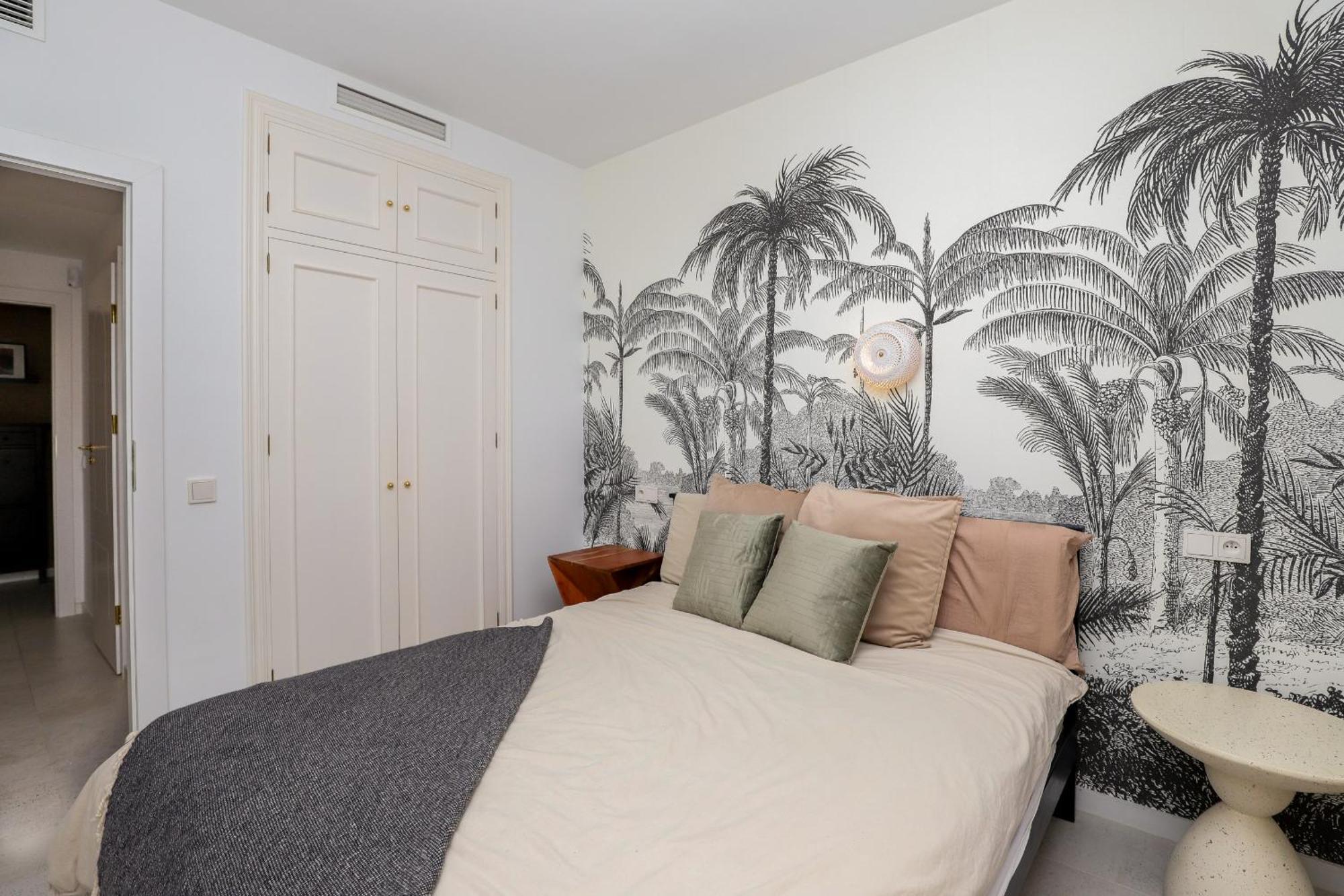 Prime Location Frontline Dona Sofia Fuengirola