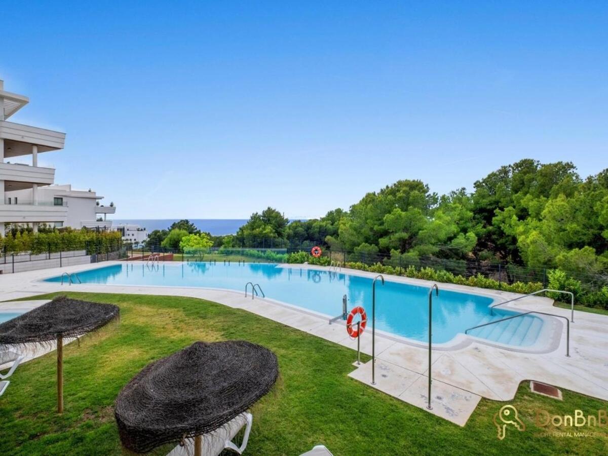 Sea View With Garden In Appartement *