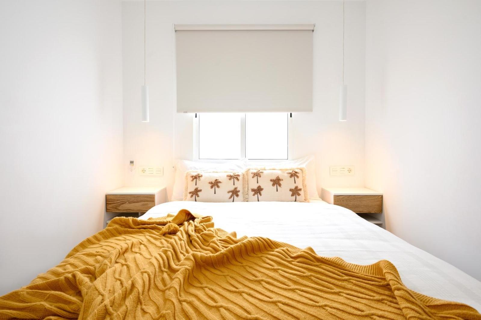 Juanito Maranon By 10tosea 2 Bedrooms Apartment
