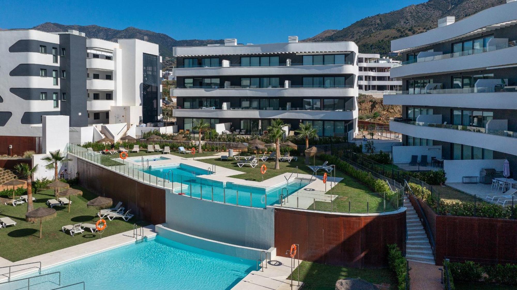 Modern Luxury With Terrace In Higueron