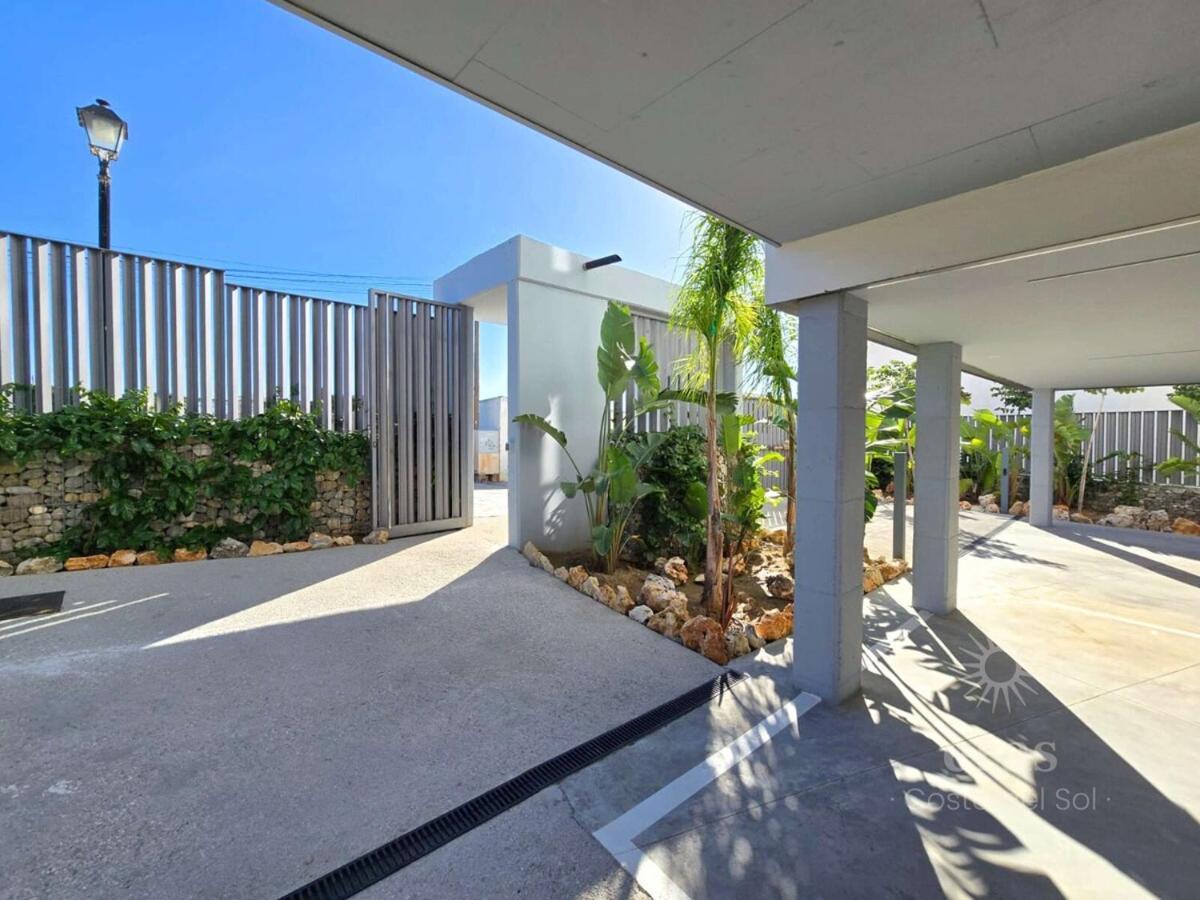 Elegant Duplex Penthouse Near The A116 *