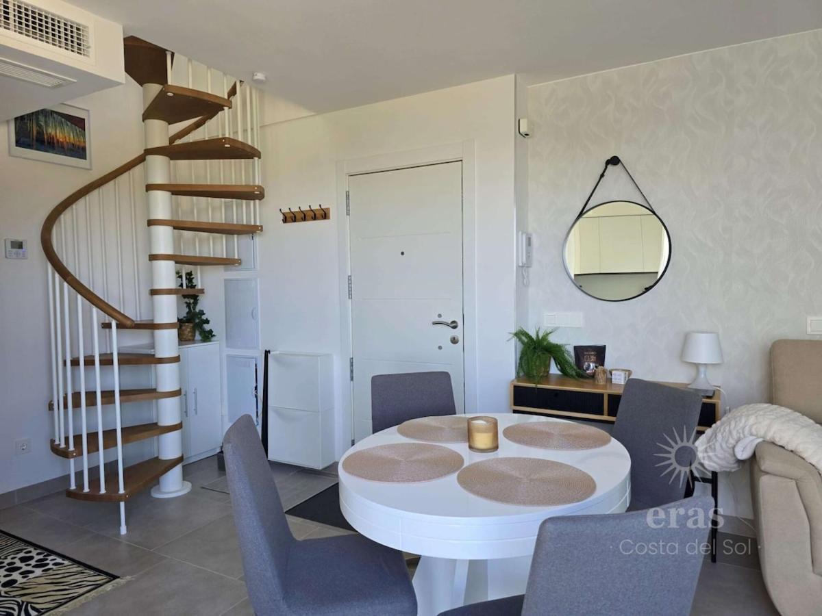 Elegant Duplex Penthouse Near The A116 Apartment *