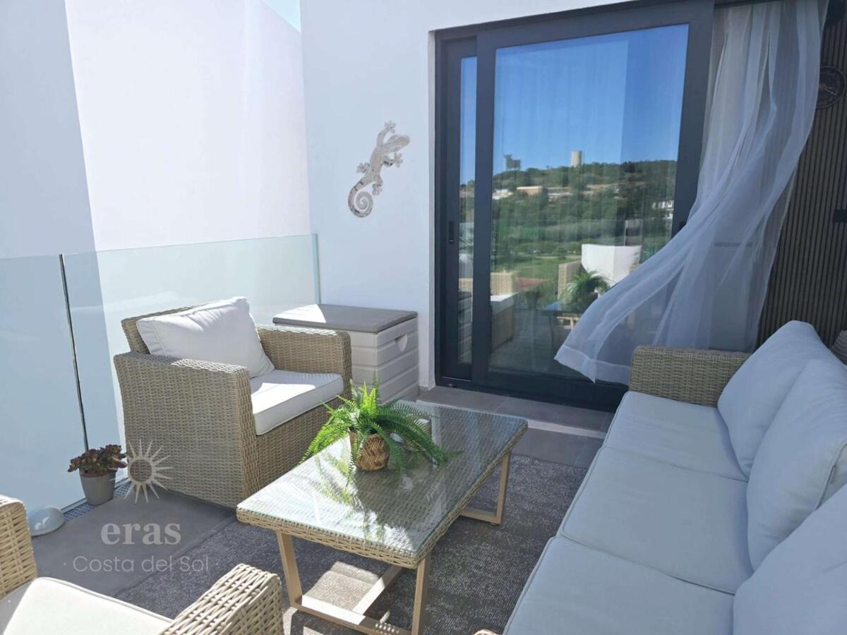 Apartment Elegant Duplex Penthouse Near The A116 Fuengirola