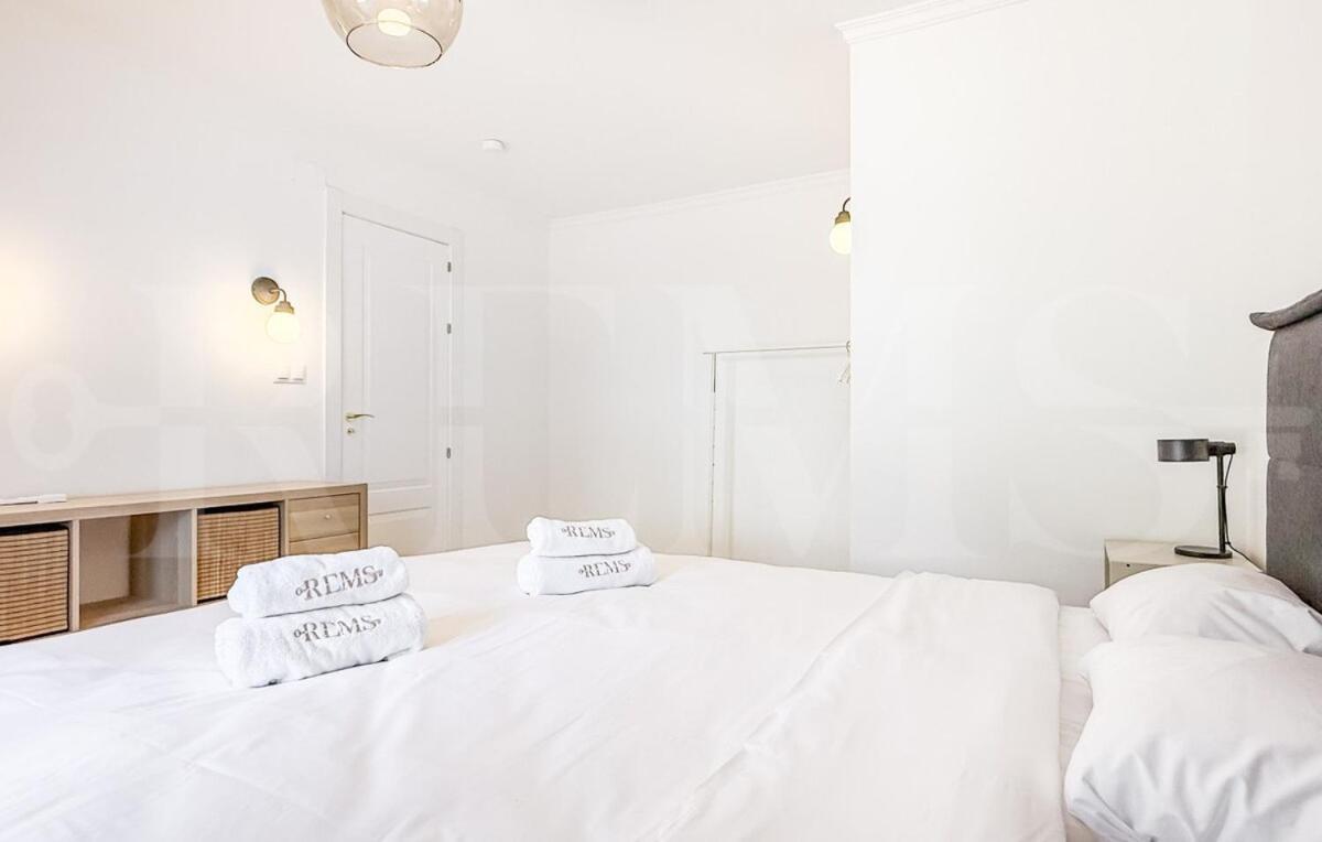 Chic With Pool, Garden And Parking Rems Huvilat