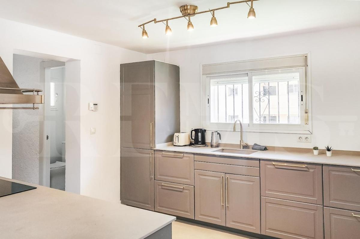 Chic With Pool, Garden And Parking Rems * Fuengirola