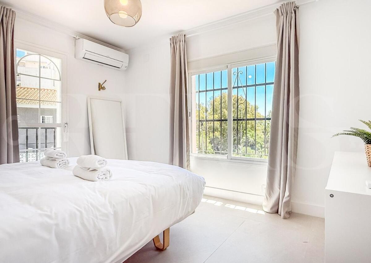 Chic With Pool, Garden And Parking Rems *