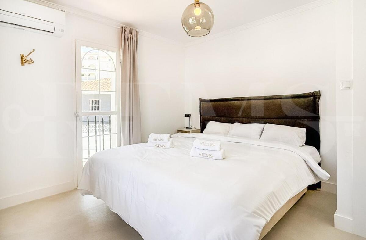 Chic With Pool, Garden And Parking Rems * Fuengirola