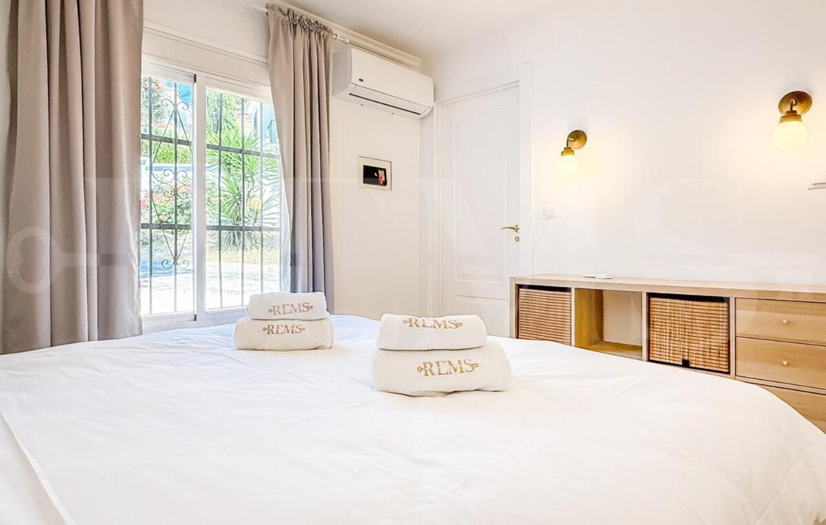 Chic With Pool, Garden And Parking Rems Huvilat