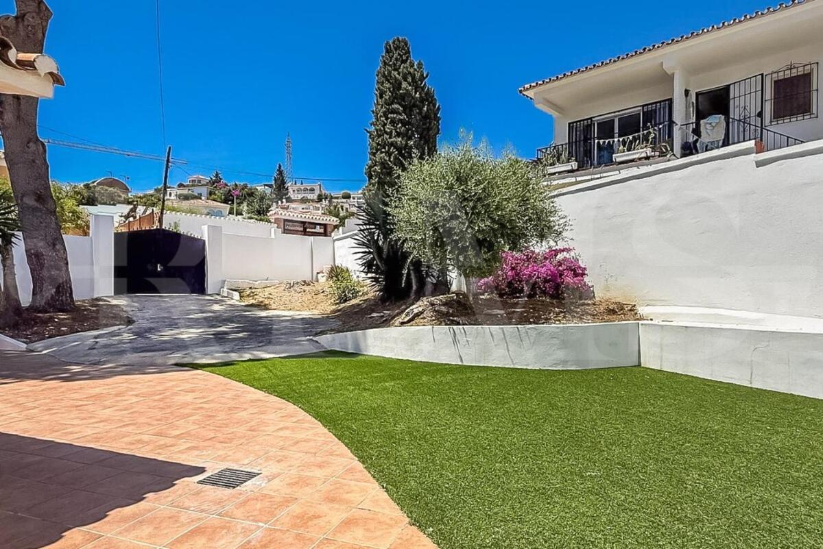 Chic With Pool, Garden And Parking Rems Huvilat Fuengirola