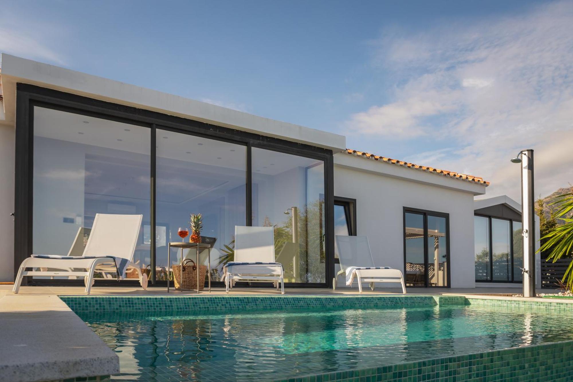 Villa Amistad In With Private Pool And Sea Views Fuengirola