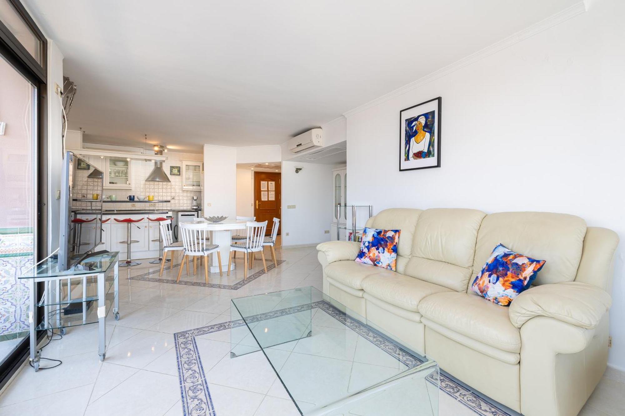 Huoneisto Duplex Sea Views & Private Pool By Aora