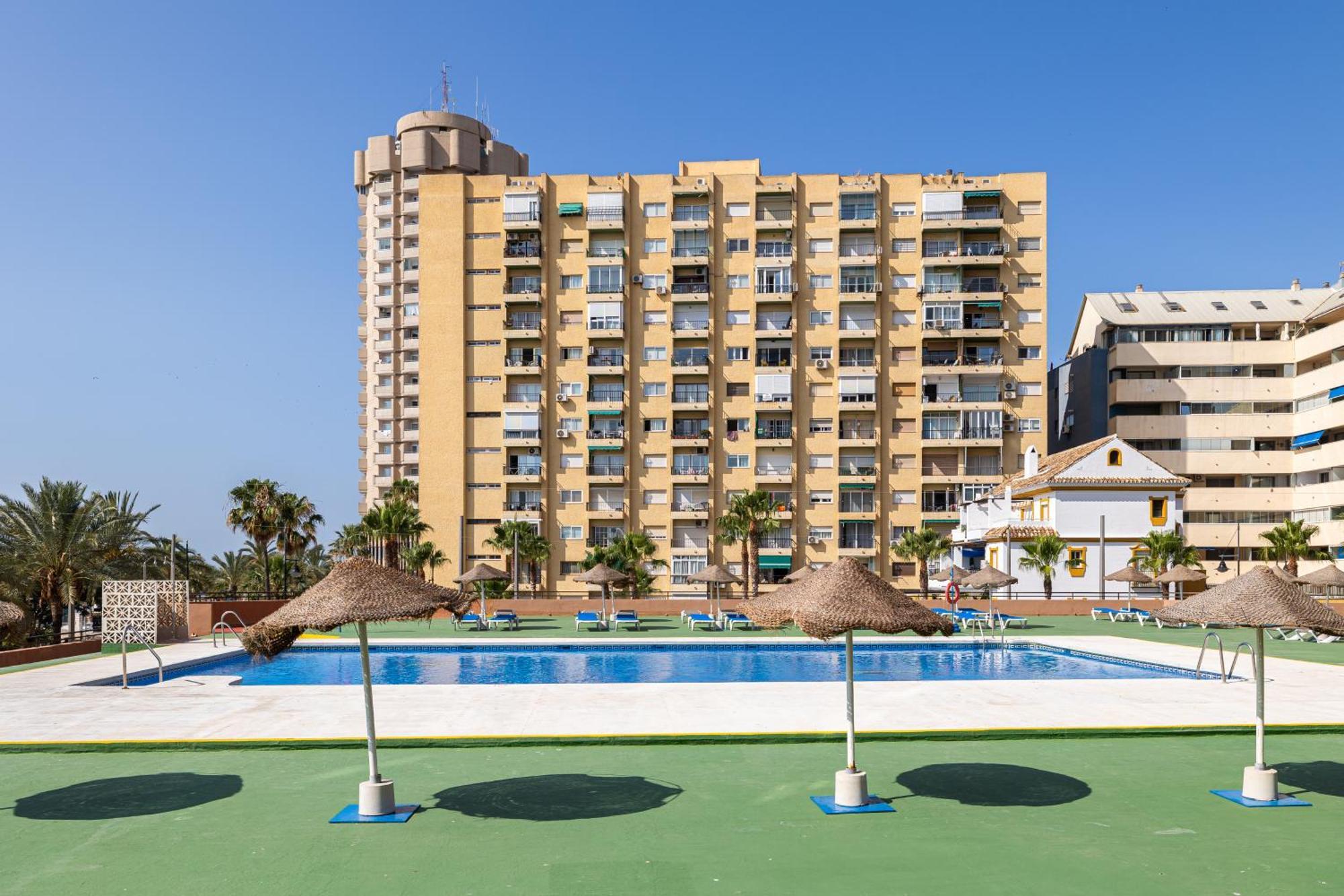 Huoneisto Duplex Sea Views & Private Pool By Aora Fuengirola