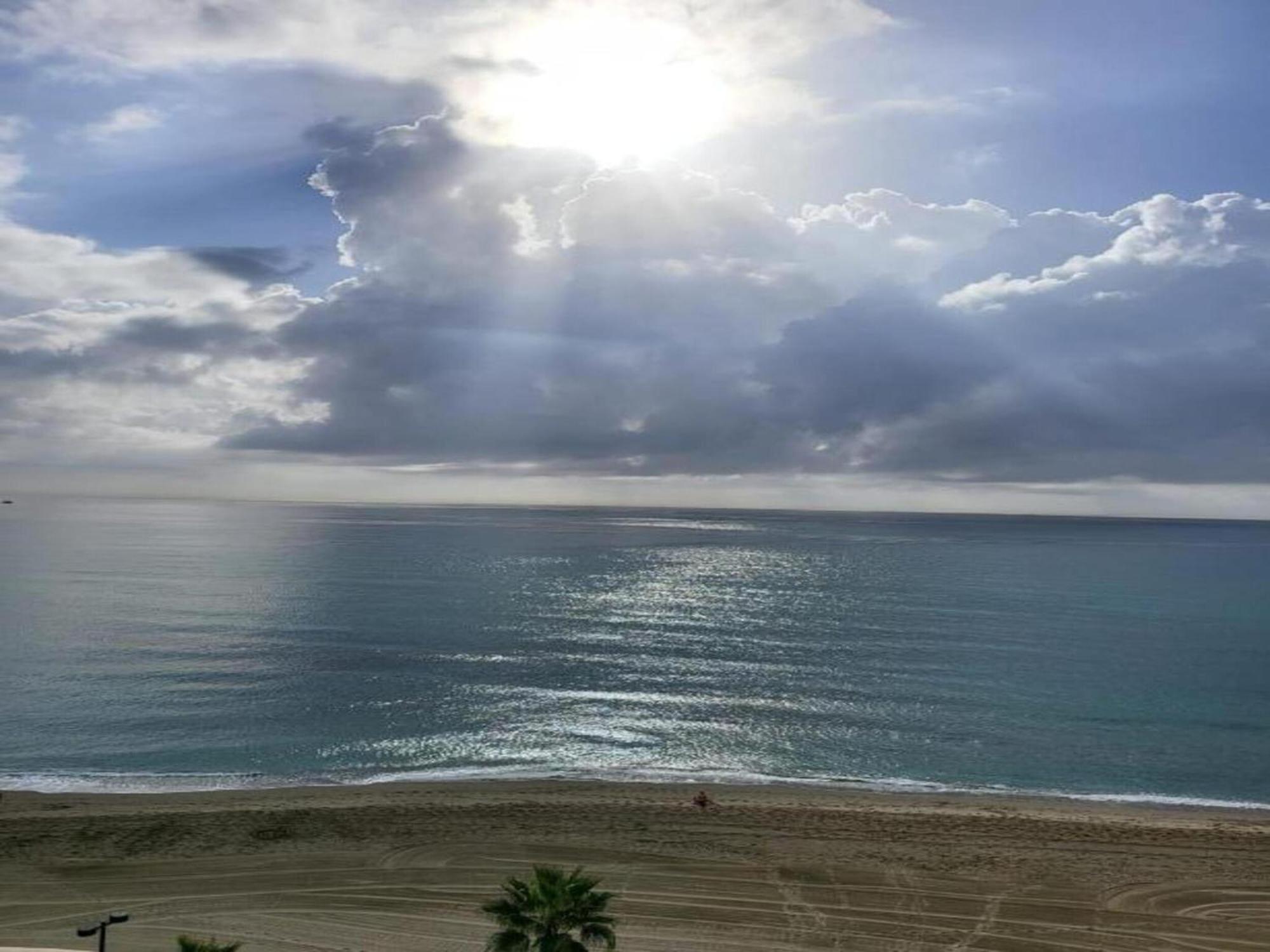 Belvilla By Oyo Sky-high Seaside Flat, Cleaning Included Appartement Fuengirola