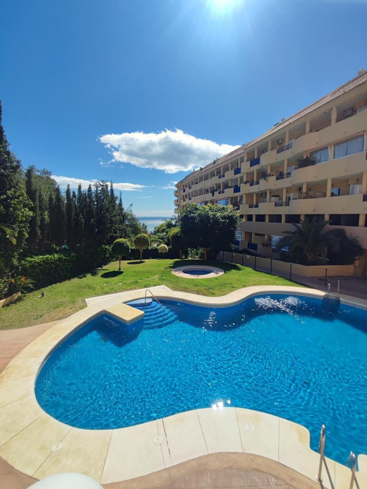Apartment Pet Friendly Beautiful Flat With View, 3 Pools Fuengirola