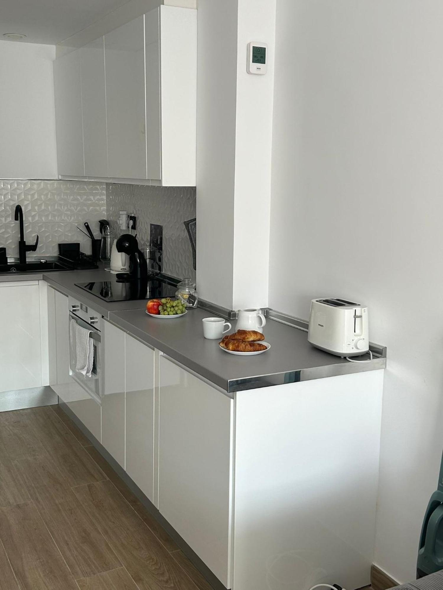 A Top-floor Modern Located 100 Meters From The Fuengirola