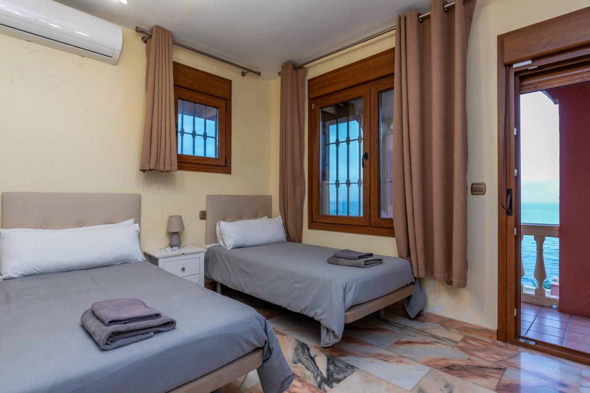Villa Coastal Retreat 5br - Pool & Seaviews