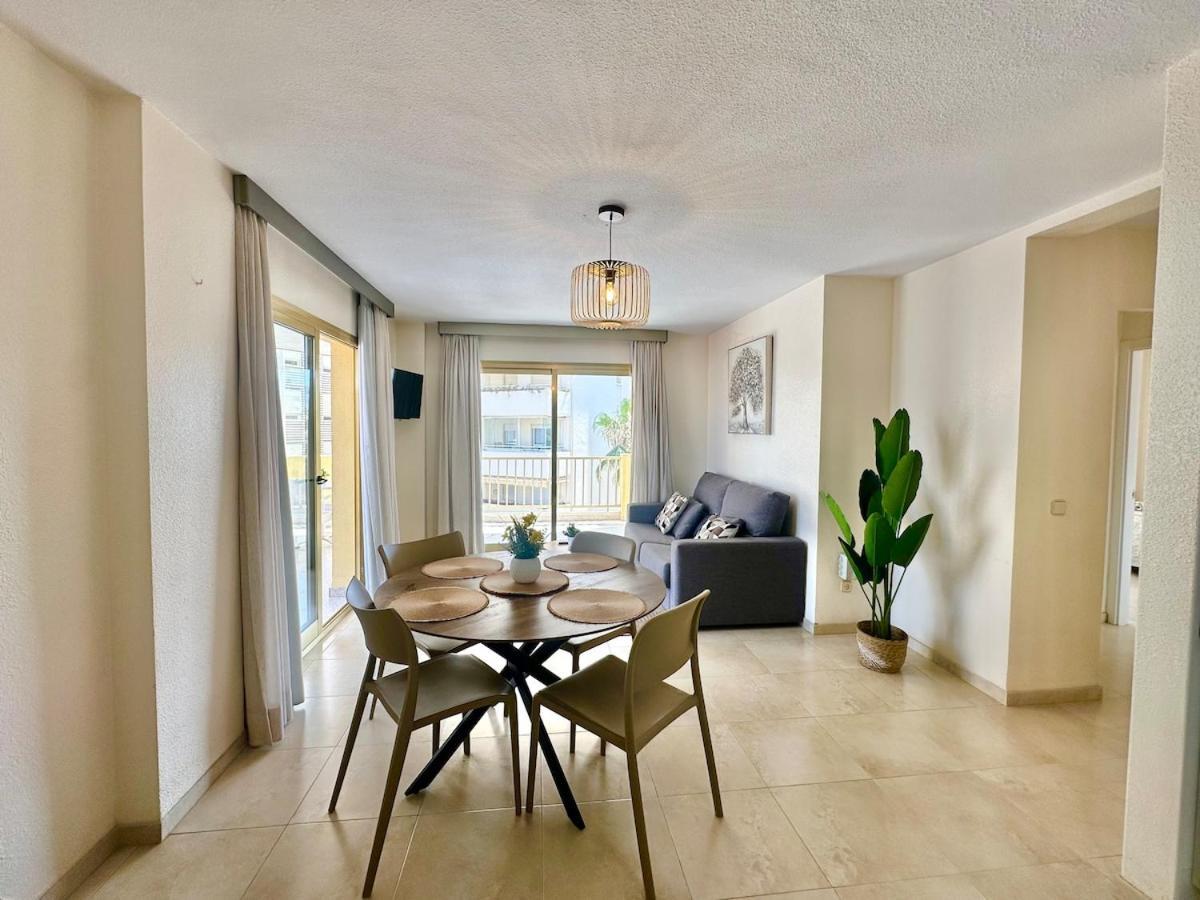 Gem - Sea Views - Walk To Everything Apartment *