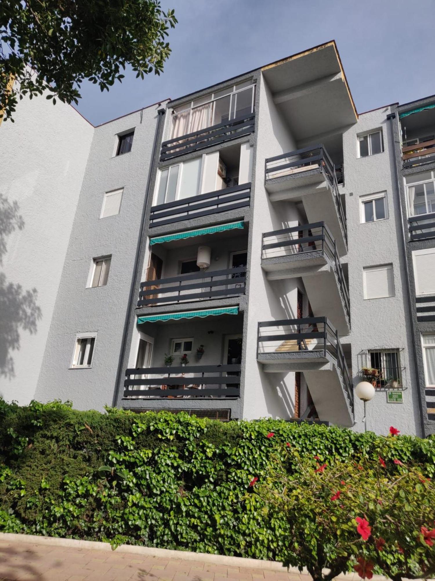Beautiful 3 Bedrooms, 2 Baths, Balcony, Appartement Fuengirola