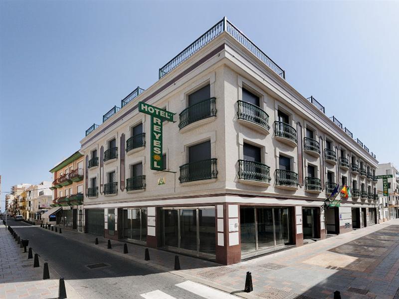 Reyesol Hotel 2*