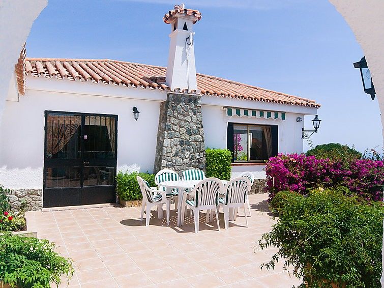 104205) Casa En Con Aire Acondicionado, Aparcamiento, Terraza, Jardin *