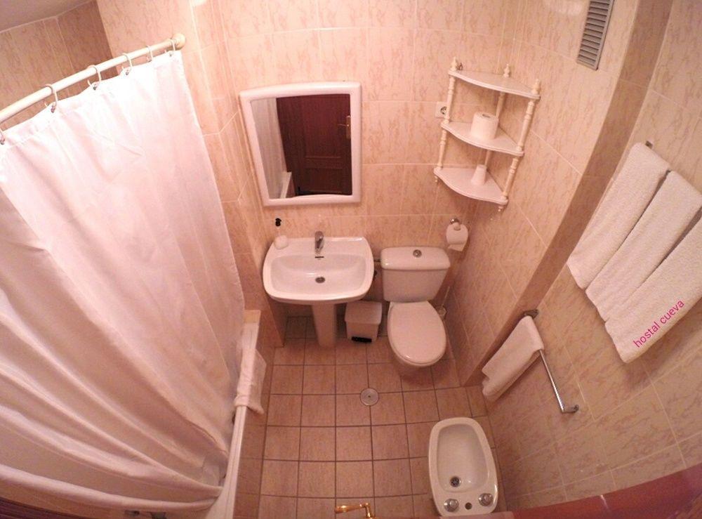 Cuevas 2*