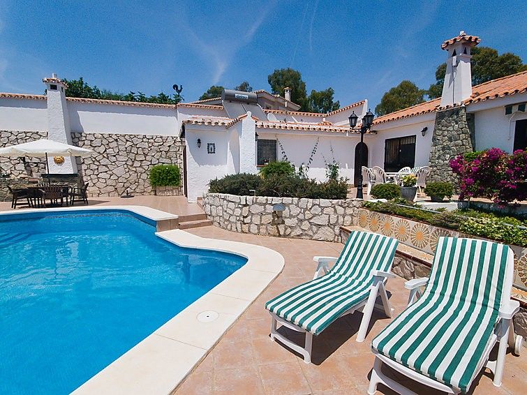 Hotel 104205) Casa En Con Aire Acondicionado, Aparcamiento, Terraza, Jardin *
