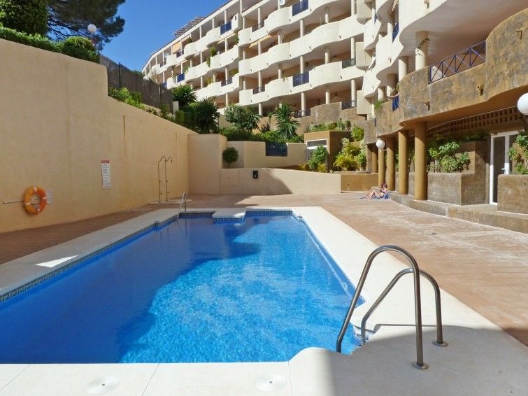 Hotel 104205) Casa En Con Aire Acondicionado, Aparcamiento, Terraza, Jardin *