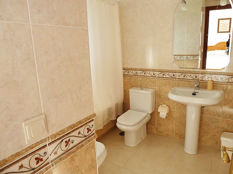 104205) Casa En Con Aire Acondicionado, Aparcamiento, Terraza, Jardin Hotel *