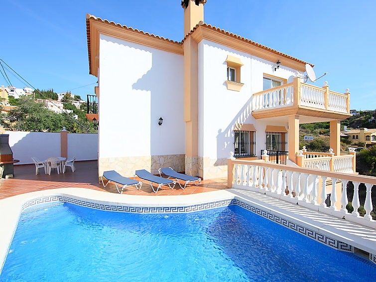 Hotel 104205) Casa En Con Aire Acondicionado, Aparcamiento, Terraza, Jardin