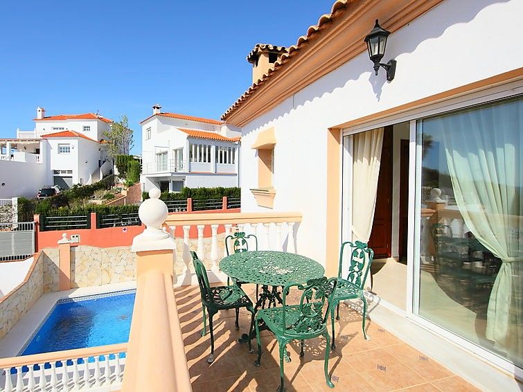 Hotel 104205) Casa En Con Aire Acondicionado, Aparcamiento, Terraza, Jardin *