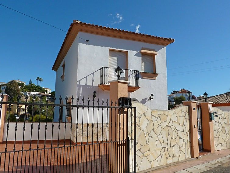 104205) Casa En Con Aire Acondicionado, Aparcamiento, Terraza, Jardin Hotel Fuengirola