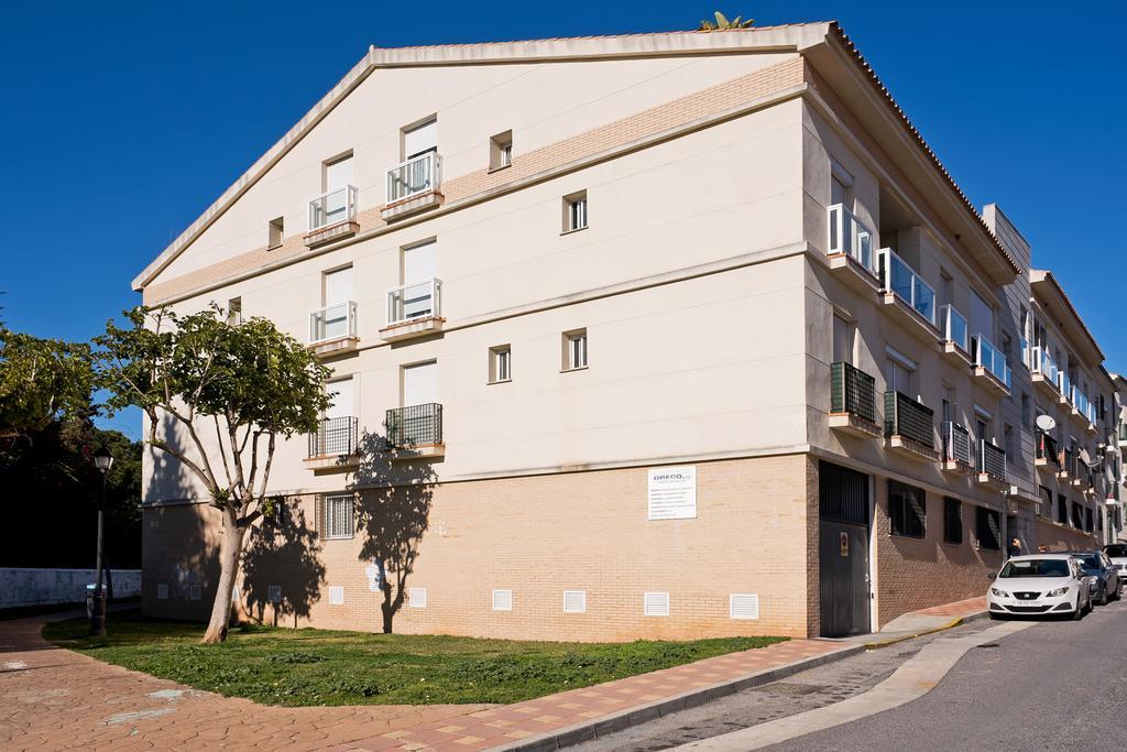 Remove -- Pacos * Fuengirola