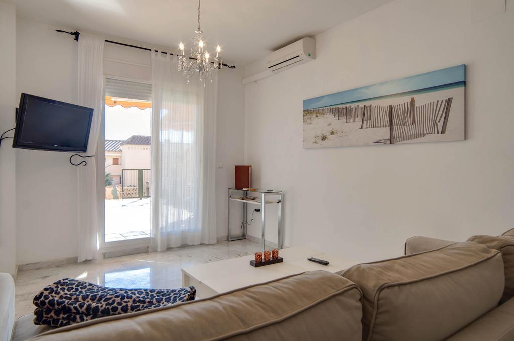 Apartment Apartamento Alta Loma With Bbq, Sea Views, Pool, Wifi Sleeps 6 Fuengirola
