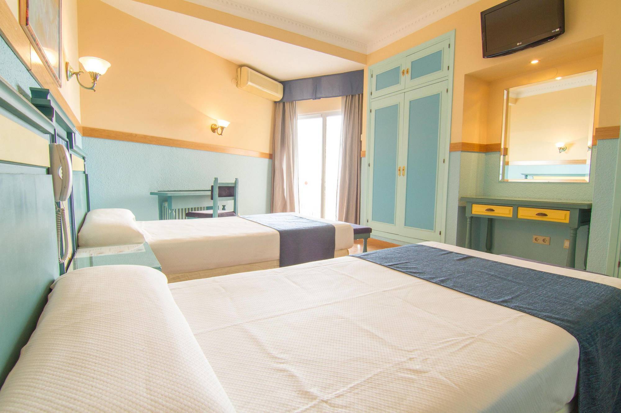 Monarque Torreblanca Hotel