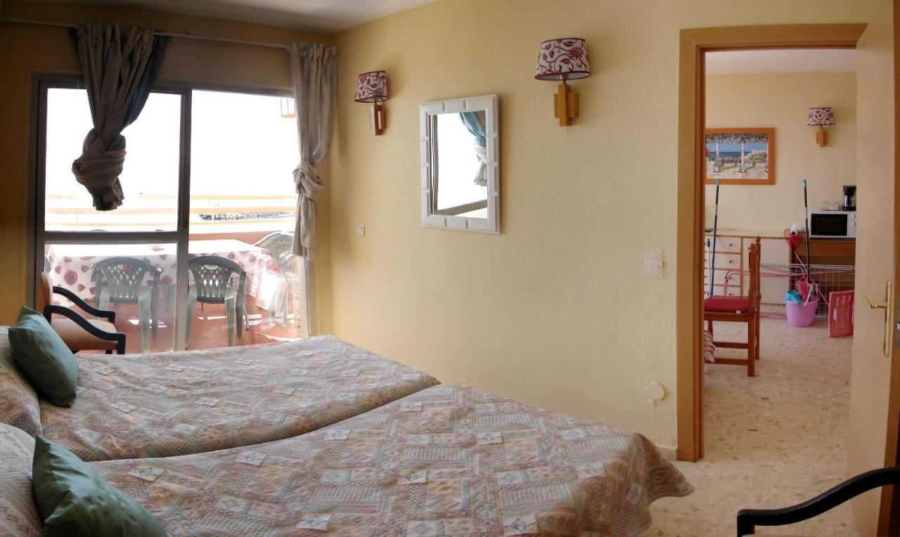 With One Bedroom In Fuengirola, With Wonderful Sea View, Pool Acces... Apartamento Fuengirola