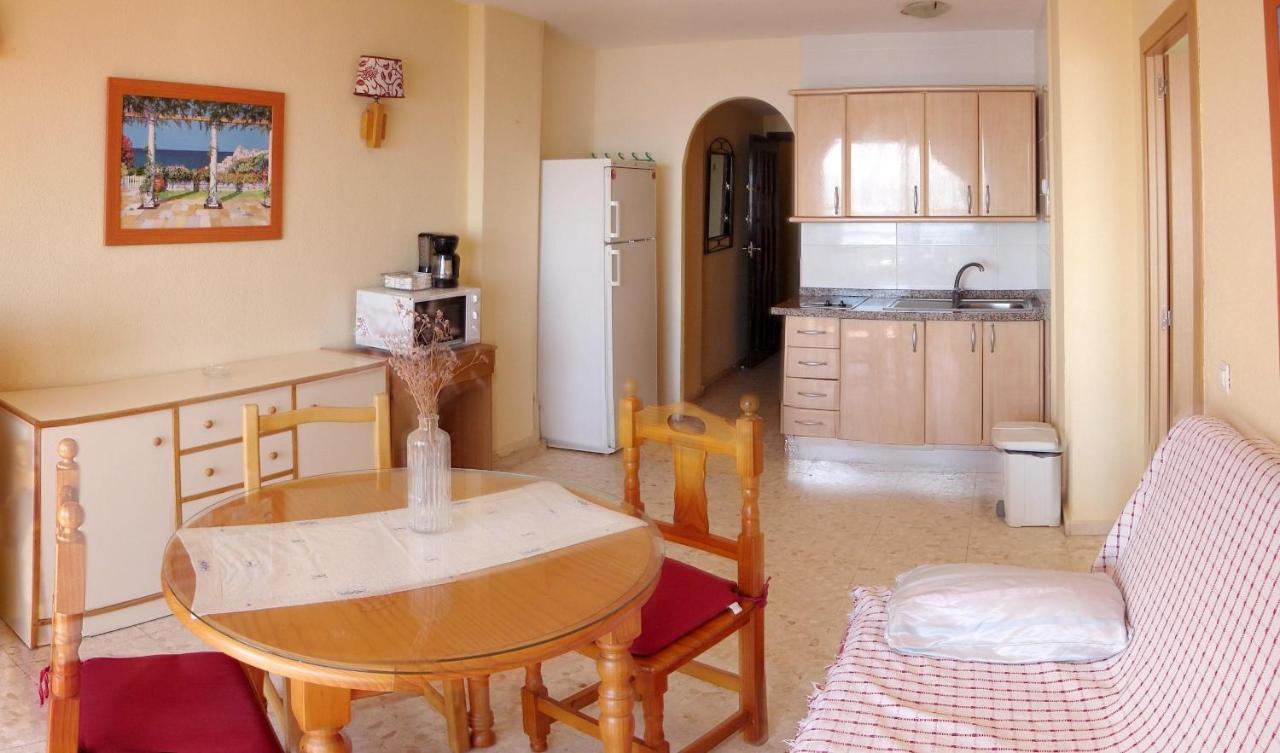 With One Bedroom In Fuengirola, With Wonderful Sea View, Pool Acces... Apartamento *