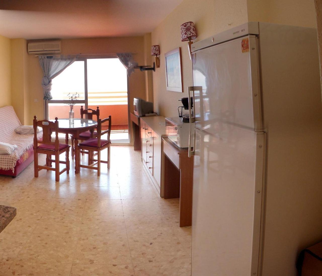 With One Bedroom In Fuengirola, With Wonderful Sea View, Pool Acces... Fuengirola
