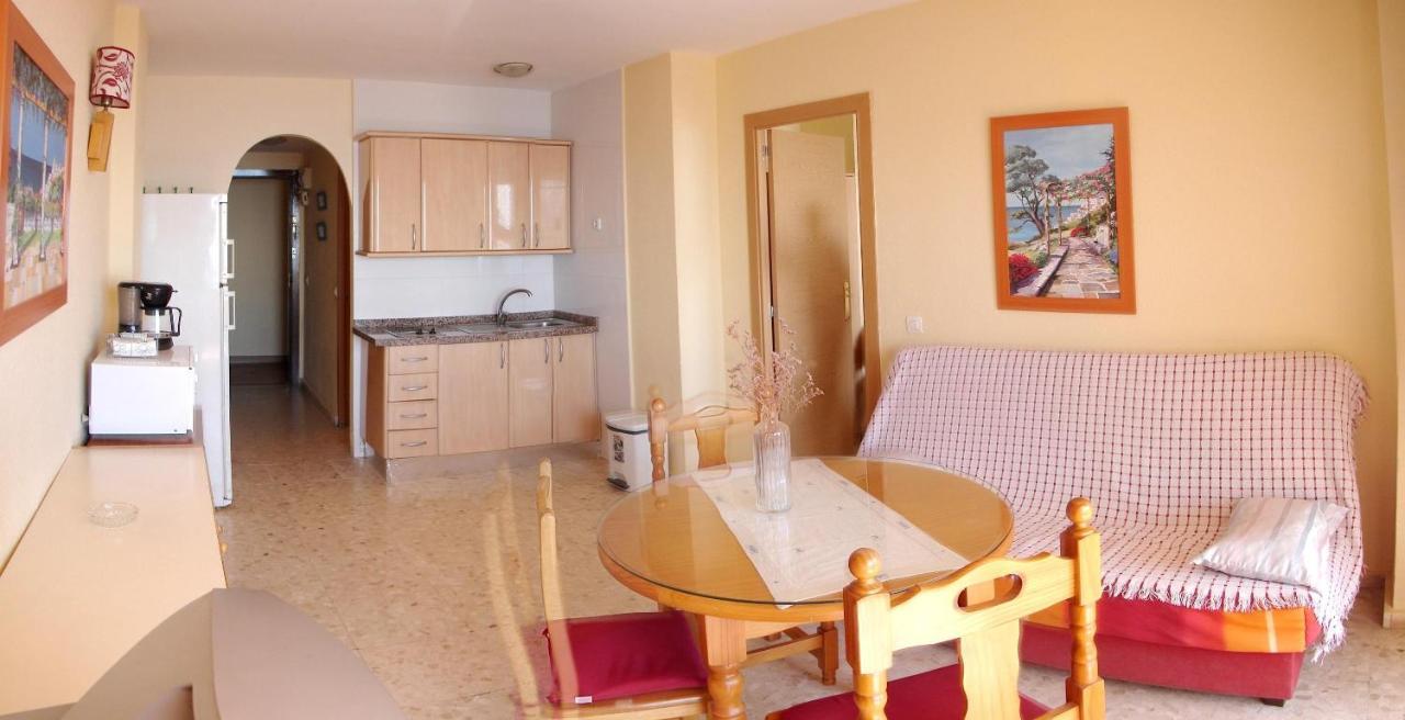 With One Bedroom In Fuengirola, With Wonderful Sea View, Pool Acces... Apartamento