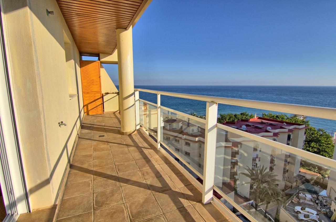 Carvajal Seafront Penthouse Apartment Fuengirola