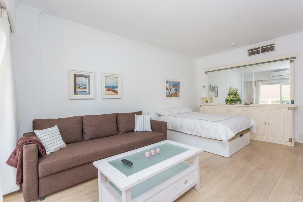 Pyr Private Studio Apartment Fuengirola