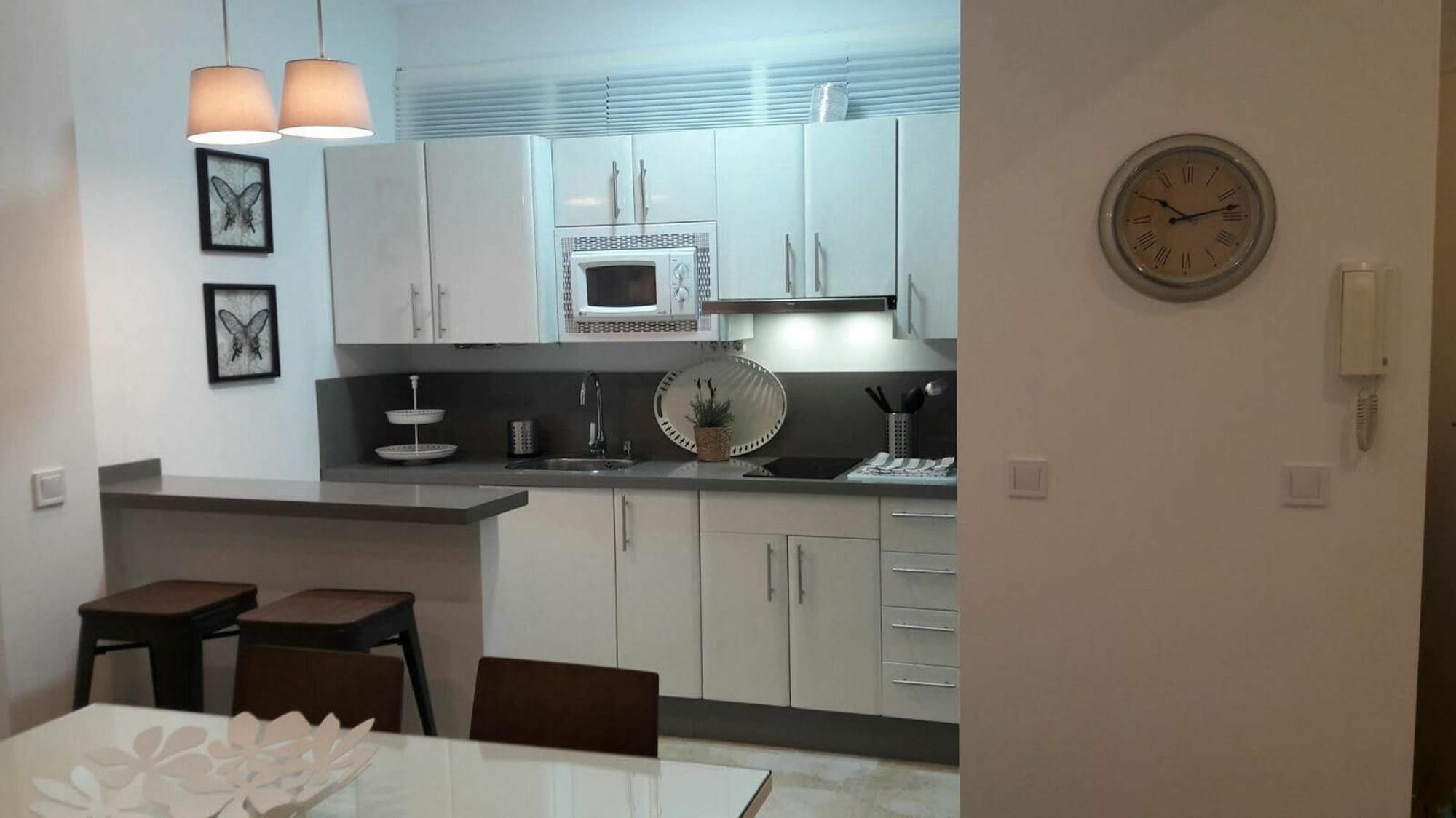 With 2 Bedrooms In - 10 M From The Apartamento Fuengirola